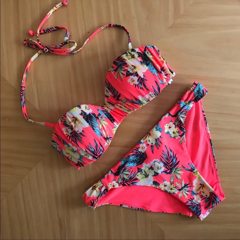 🏝 🌺 Tropical Bikini 🌺 🏝 - Picture 1 of 3
